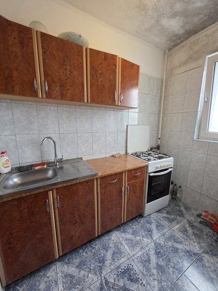 Trapezului, 5 minute metrou 1 Decembrie 1918, bloc 1978, reabilitat