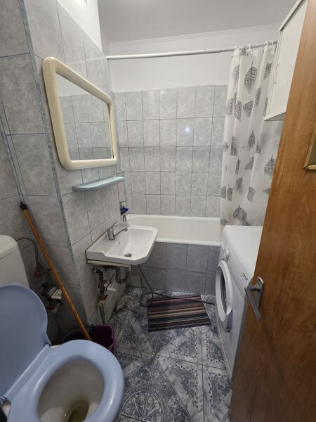 Trapezului, 5 minute metrou 1 Decembrie 1918, bloc 1978, reabilitat