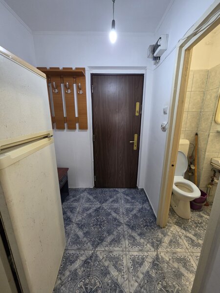 Trapezului, 5 minute metrou 1 Decembrie 1918, bloc 1978, reabilitat