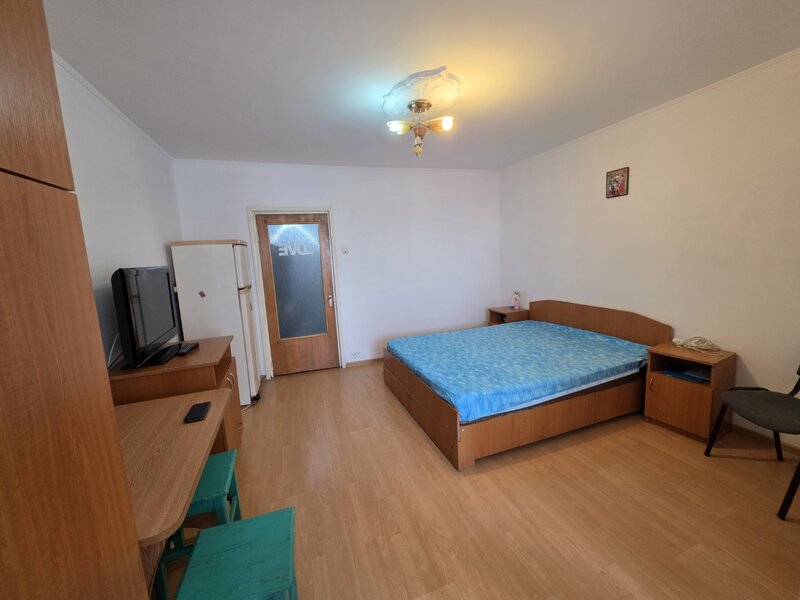 Trapezului, 5 minute metrou 1 Decembrie 1918, bloc 1978, reabilitat