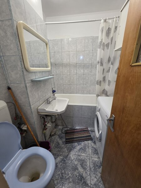 Trapezului, 5 minute metrou 1 Decembrie 1918, bloc 1978, reabilitat